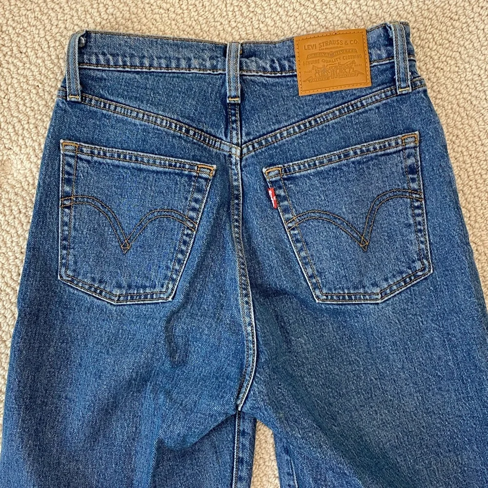 Levi’s Ribcage Straight Leg Jeans size 26 - Picture 3 of 5